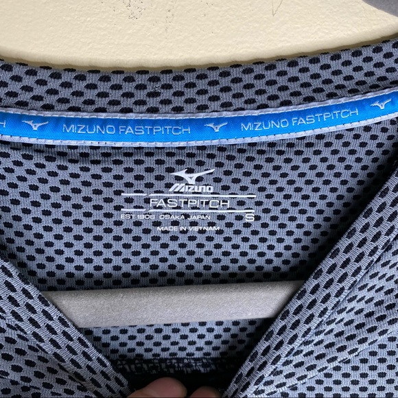 MIZUNO Fastpitch Softball Black Gray Drylite Long Sleeve Top Size Small - Picture 3 of 7